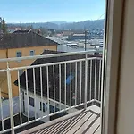 Vendégház & *