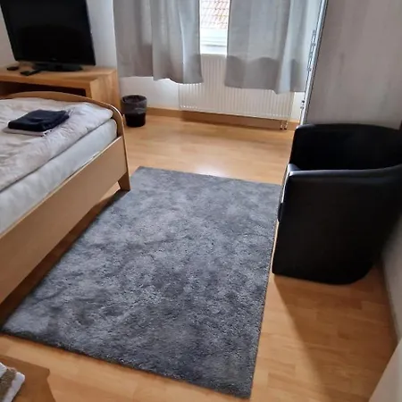 Gæstehus & *